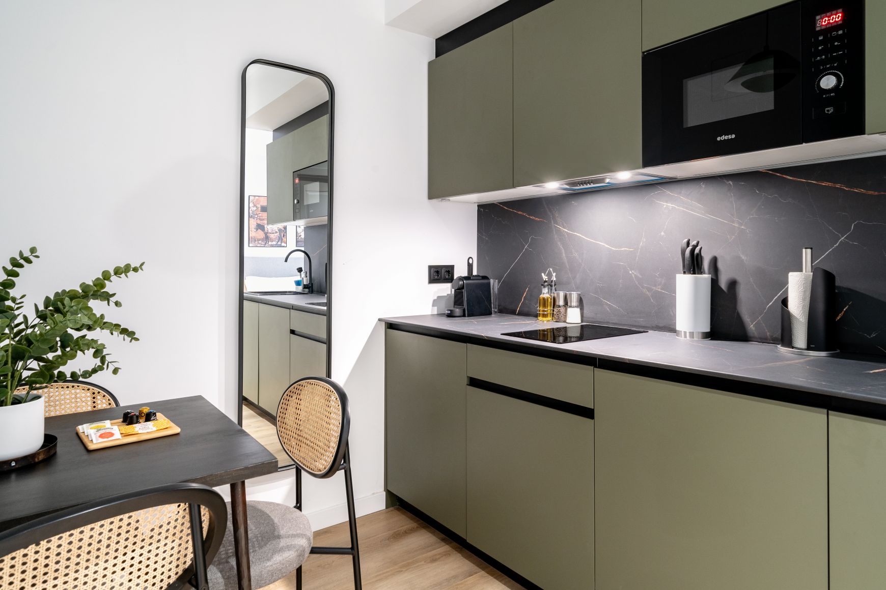 Limehome Málaga Calle Victoria